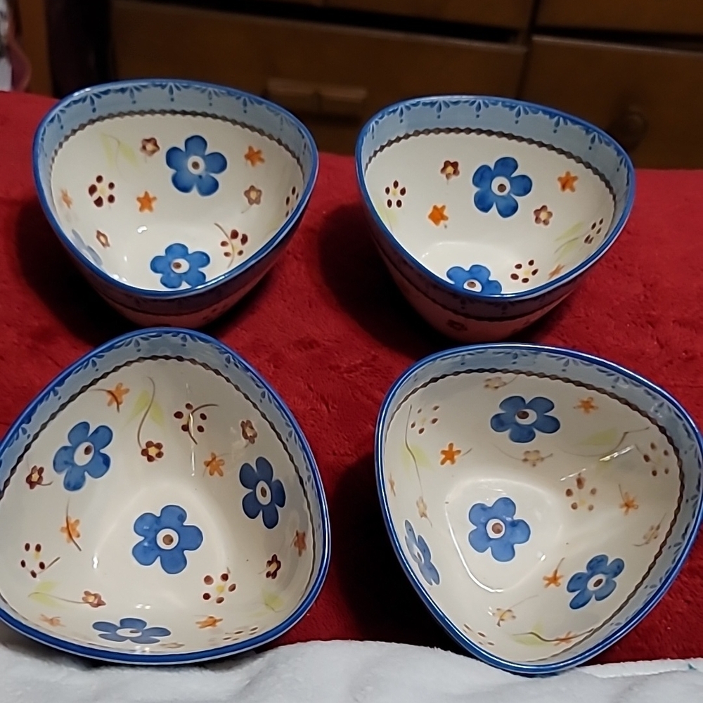 Floral Blue Poppy Triangular Ceramic Bowls Set of 4 by Temptations by Tara